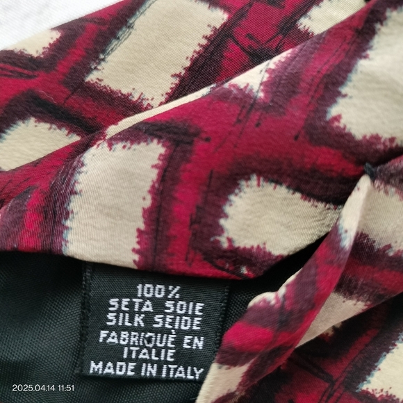 Boss Hugo Boss Silk Geometric Red and Cream Abstract Men's Tie Necktie Italy - Picture 3 of 8